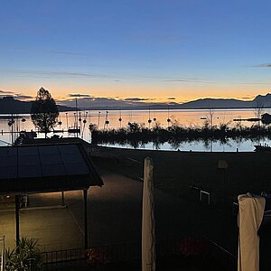 Was. Für. Ein. Tag! Segelregatta zur Fraueninsel, Baden im Chiemsee, selbstgemachte Pizza und Volleyball im Mondlicht. 💪